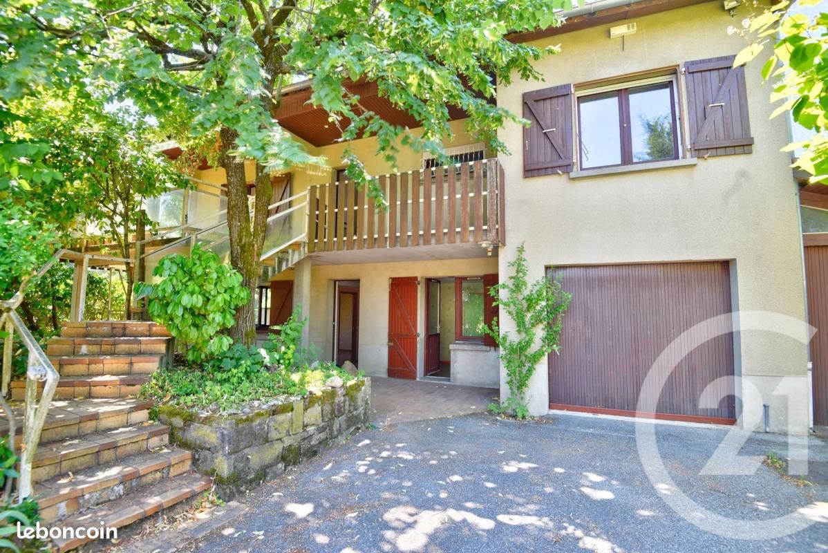 Maison 8 pièces 214 m² · à Romans-sur-Isère · 214 m² · 275 000 €