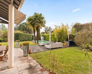 Maison 1 280 000 € - 230 m²