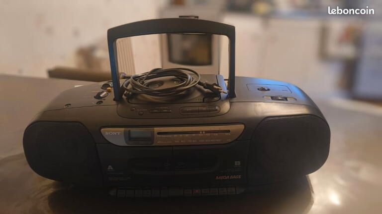 Poste radio,cd et double cassettes audio SONY (image 1)