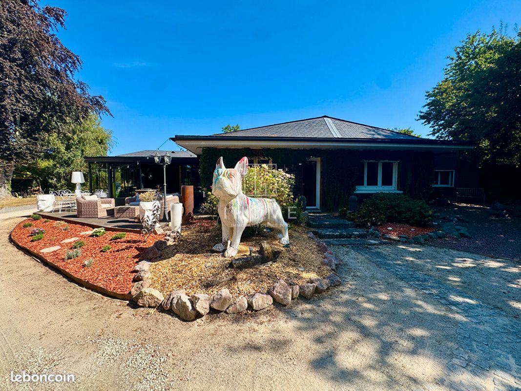 Maison 9 pièces 215 m² · à Rouillon · 215 m² · 598 000 €