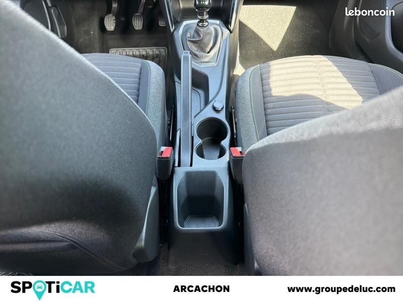 Peugeot 2008 1.2 PureTech 100ch S&S Active (image 33)