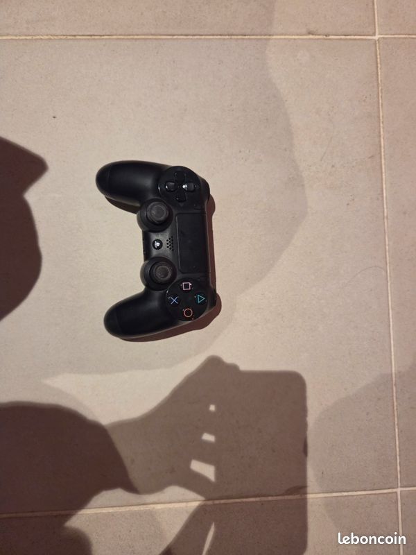 Jeux PS4 Lot Avec Manette - Genre Action Aventure, Need For Speed, Comme Neuf - Manette En Bon état, Sortie 2020