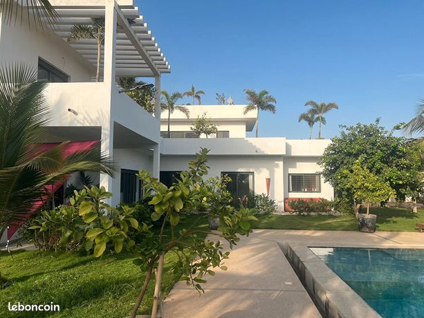 Villa 5 pièces 1520 m²