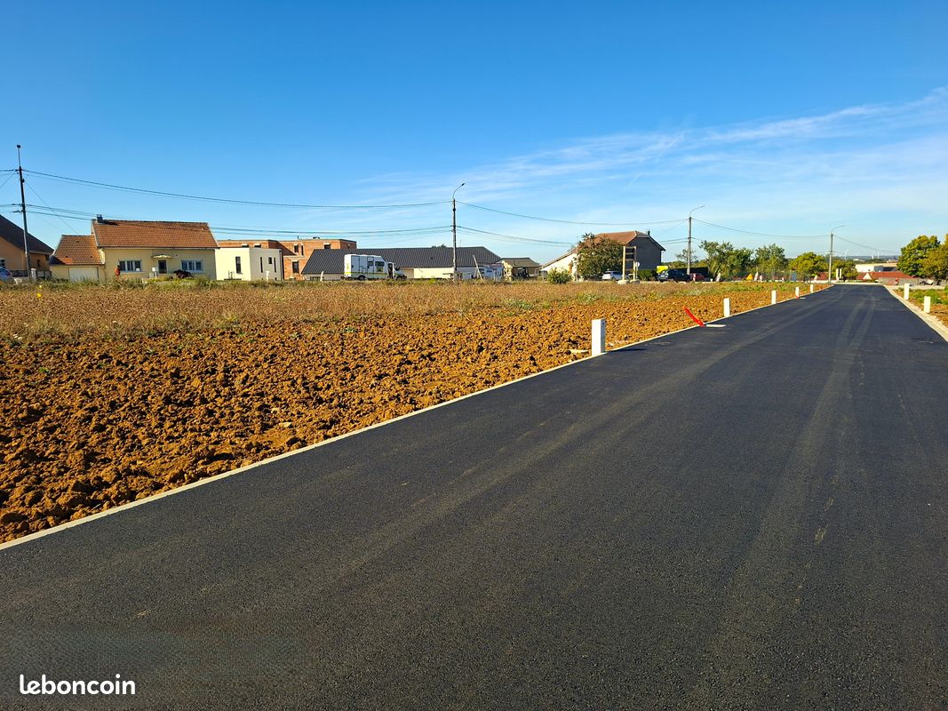 Terrain 305 m² · à Haucourt-Moulaine · 88 500 €
