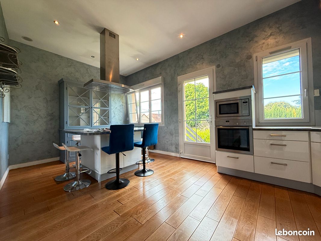 Appartement 5 pièces 153 m² · à Lons-le-Saunier · 153 m² · 349 000 €