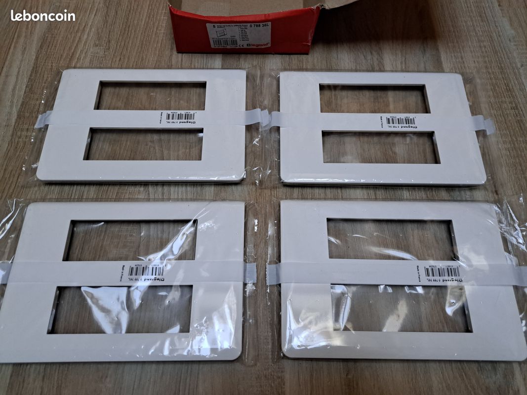 Lot de 100 Plaques simples LEGRAND Dooxie blanc - 600941