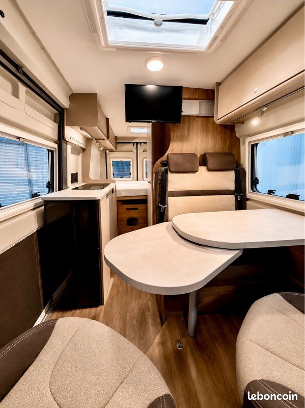 HYMER CARADO CVE 600 | LIT XXL | SOUTE XXL | Attelage | Panneau Solaire | Caméra | GPS | Smart TV | Apple CarPlay / Android Auto | Garantie 12 Mois | Fourgon Aménagé / Camping-Car (image 3)