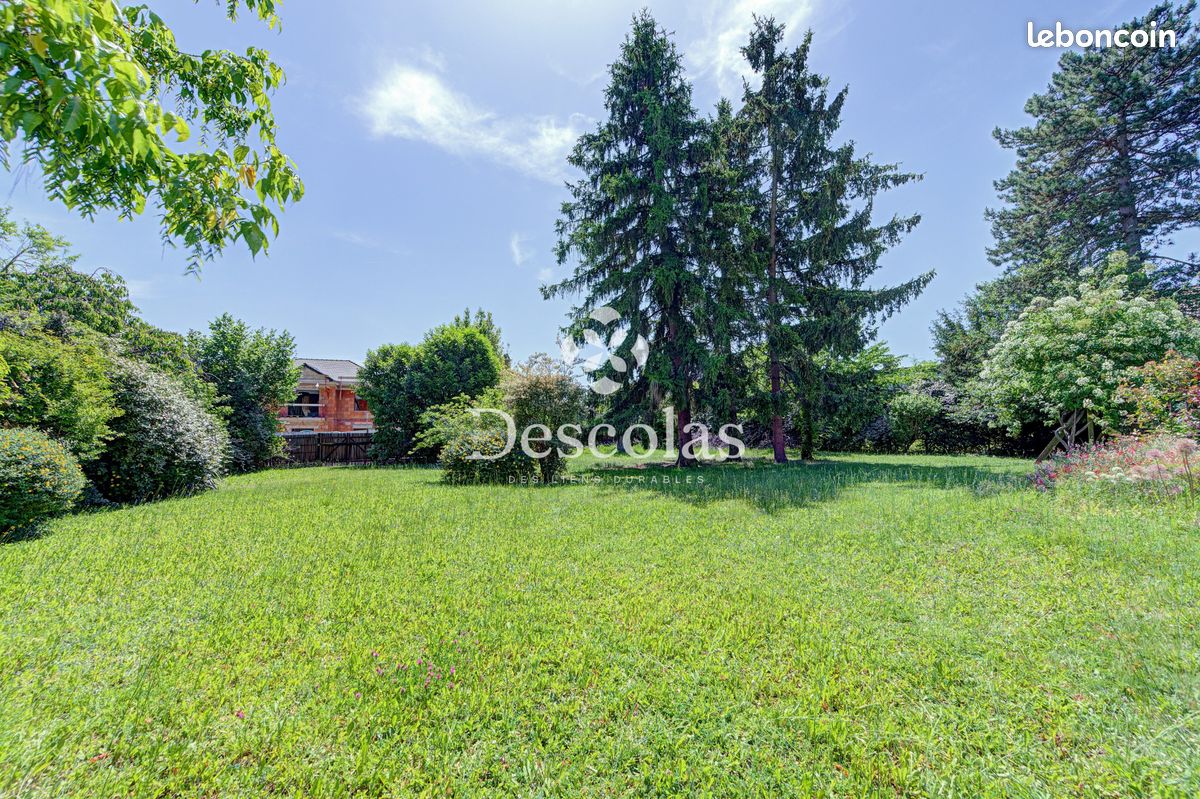 Terrain 773 m² · à Saint-Germain-en-Laye · 773 m² · 955 428 €