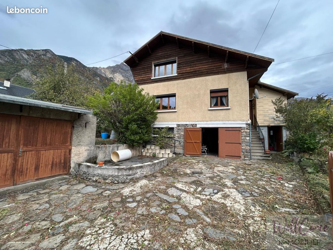 Maison 4 pièces 87 m² · à Saint-Julien-Mont-Denis · 87 m² · 179 000 €