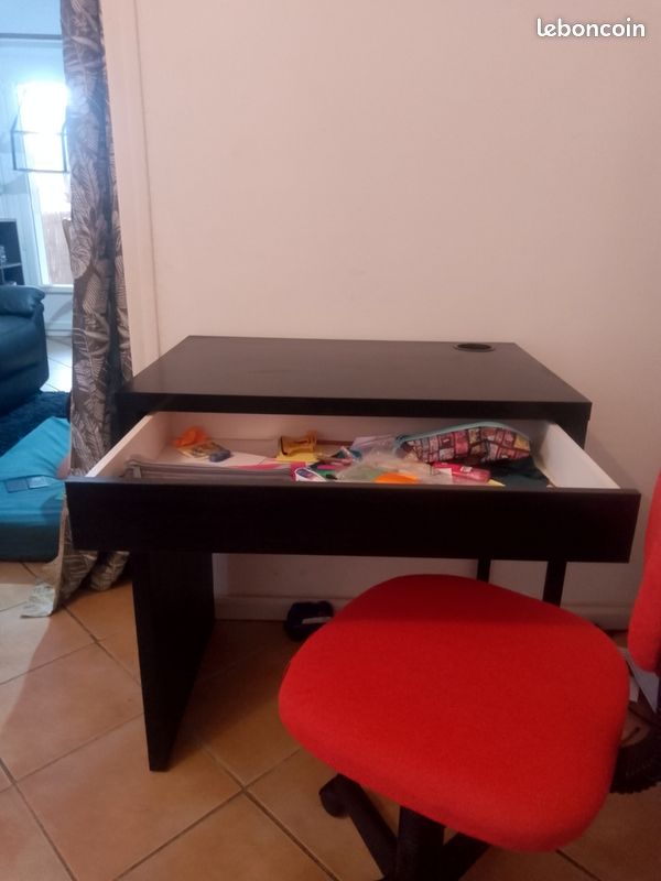 Bureau pour enfants (image 1)