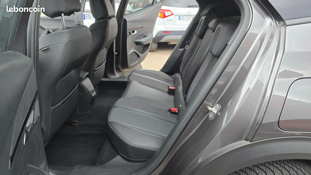 Peugeot 2008 Allure Pack (image 27)