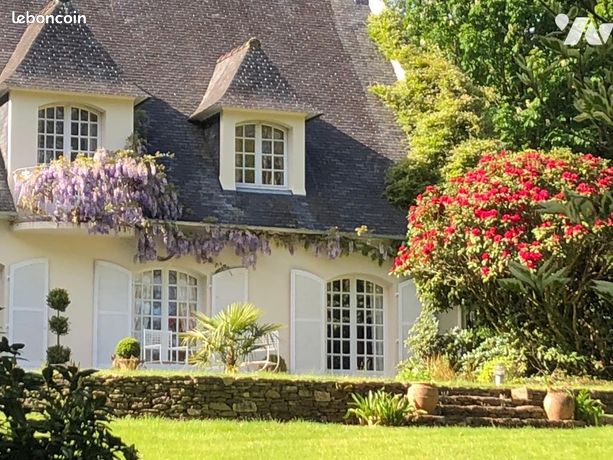 Maison 8 pièces 323 m²