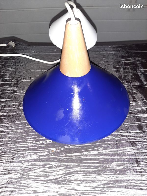 Vends suspension en verre bleue (image 1)