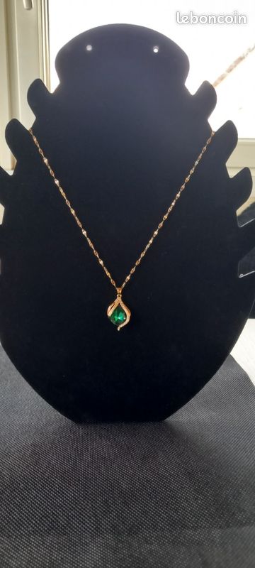 Chaîne Et Pendentif Vintage En Métal Avec Pierre En Verre Verte - Occasion, Sans Marque