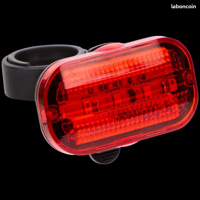 Promo Feu arrière MOON GEM 3.0 LED rouge Rechargeable - Maxi pièces vélo