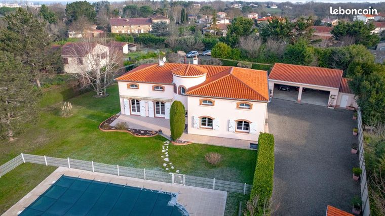 Propriété 8 pièces 290 m²