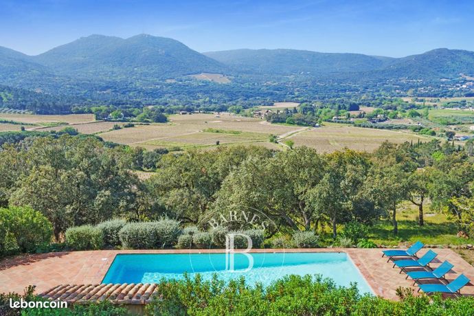 Villa 10 pièces 240 m²