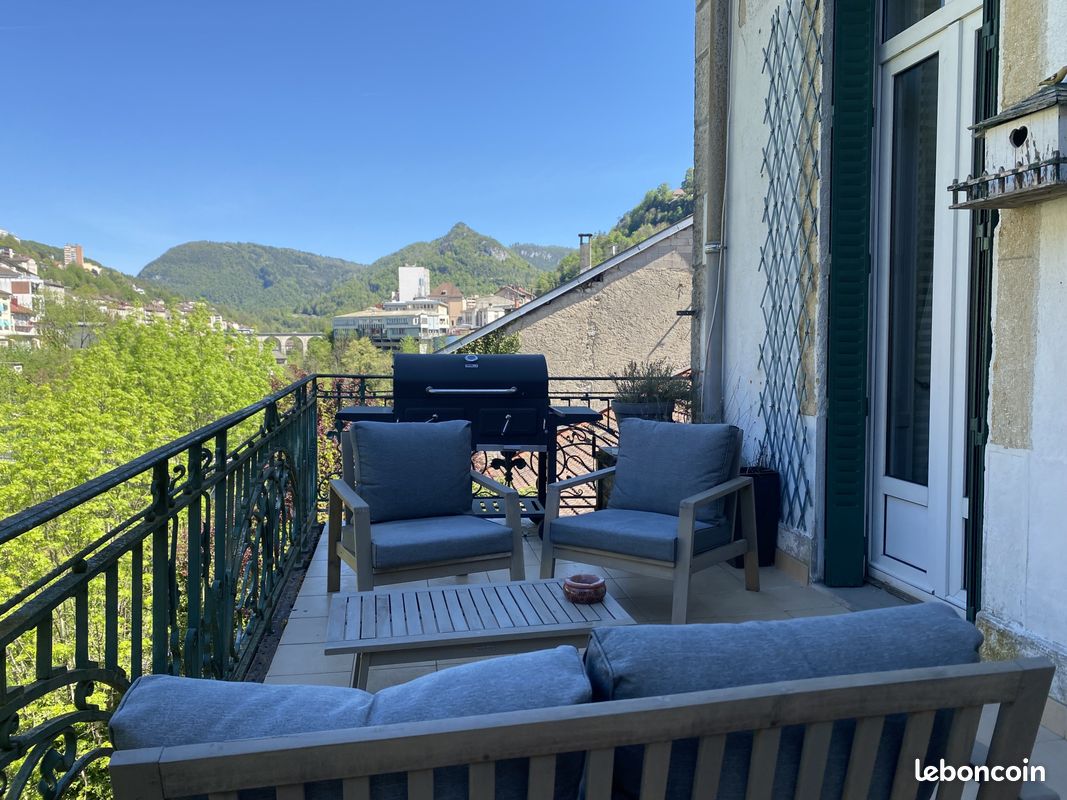 Appartement 6 pièces 200 m² · à Saint-Claude · 200 m² · 210 000 €