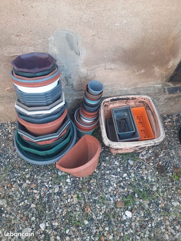 Donne gros lot de pots de fleurs (image 1)