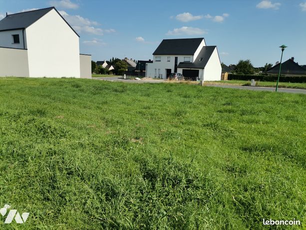 Terrain 700 m² MONTFORT SUR MEU