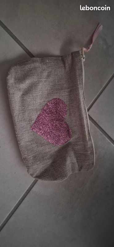 Pochette (image 1)