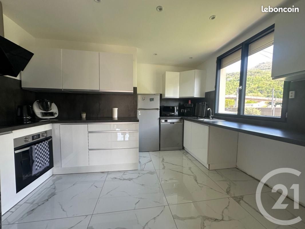 Appartement 4 pièces 81 m² · à Villard-Bonnot · 81 m² · 180 000 €