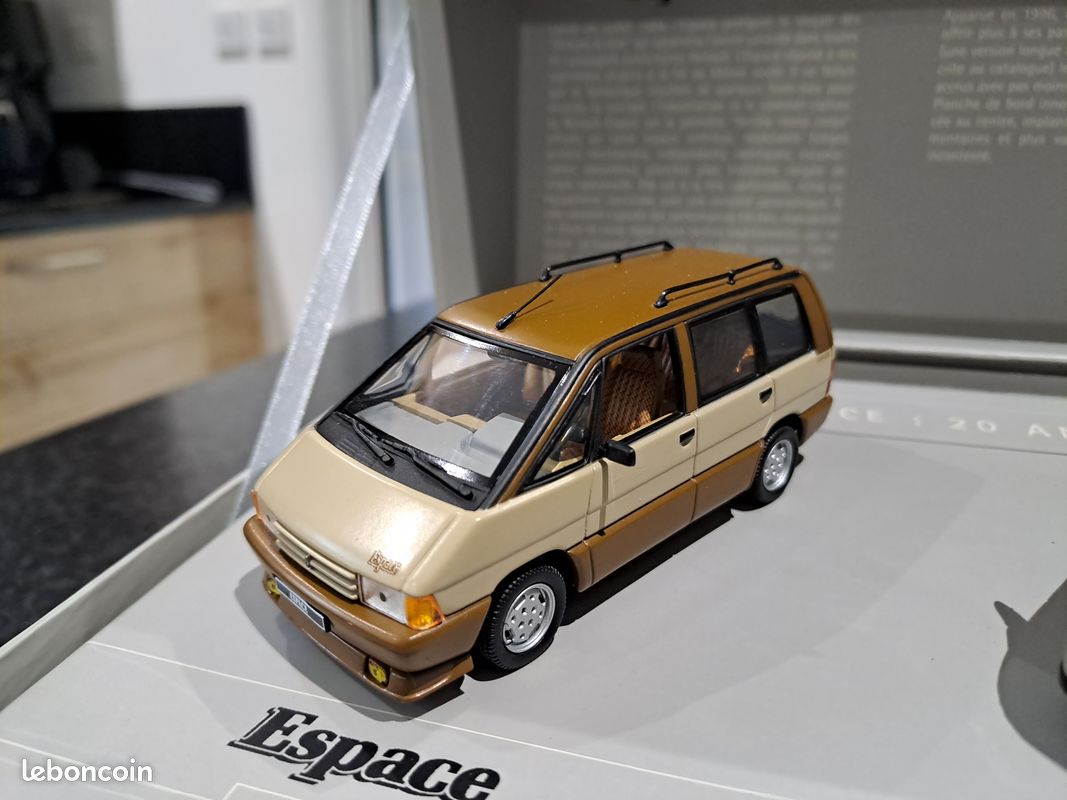 RENAULT ESPACE 1984 Scale 1/43 Universal Hobbies EUR 10,00 - FR
