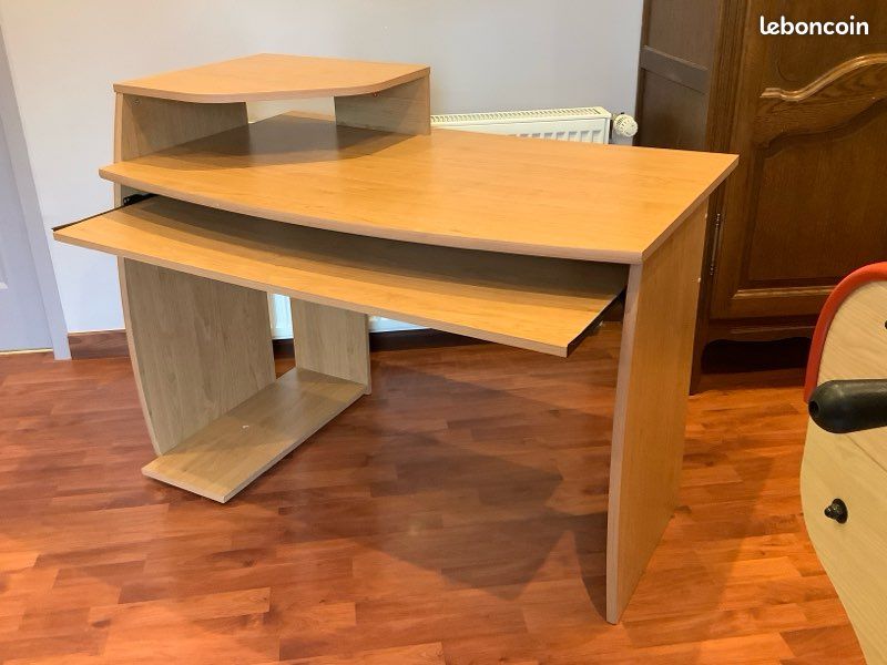 Bureau (image 2)