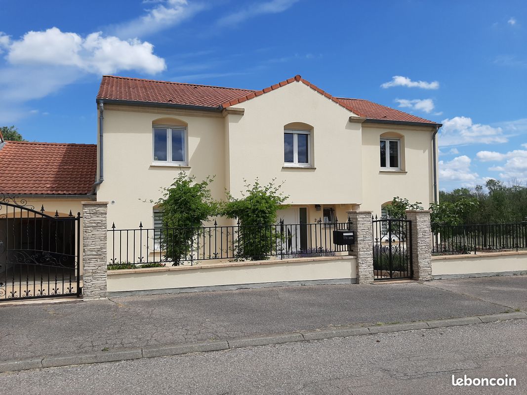 Maison 7 pièces 240 m² · à Glatigny · 240 m² · 585 000 €