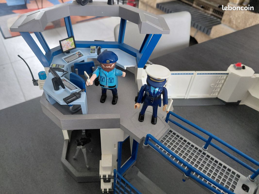 Playmobil commissariat de police avec prison 6872 / 6919 (image 3)
