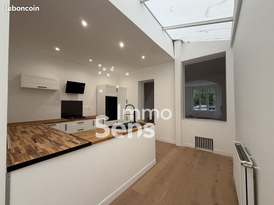 Maison 8 pièces 127 m² · à Roubaix · 127 m² · 230 000 €