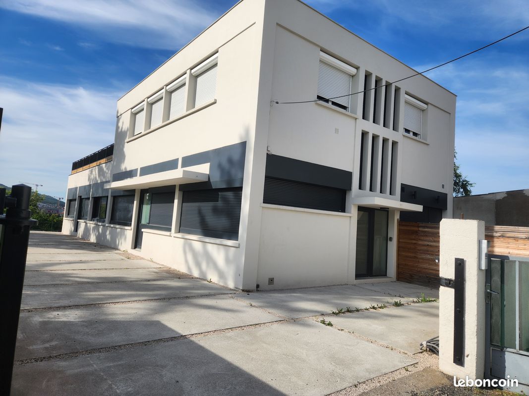 Appartement 4 pièces 100 m² · à Clermont-Ferrand · 100 m² · 1 850 €