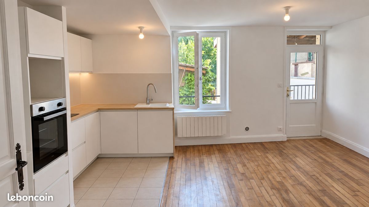 Appartement 4 pièces 120 m² · à Lay-Saint-Christophe · 120 m² · 1 130 €/mois