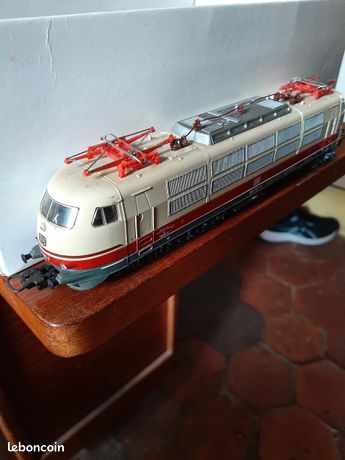JV HO LOT 4 POTEAU, MAT, PYLÔNE POUR CATENAIRE PORTIQUE TRAIN
