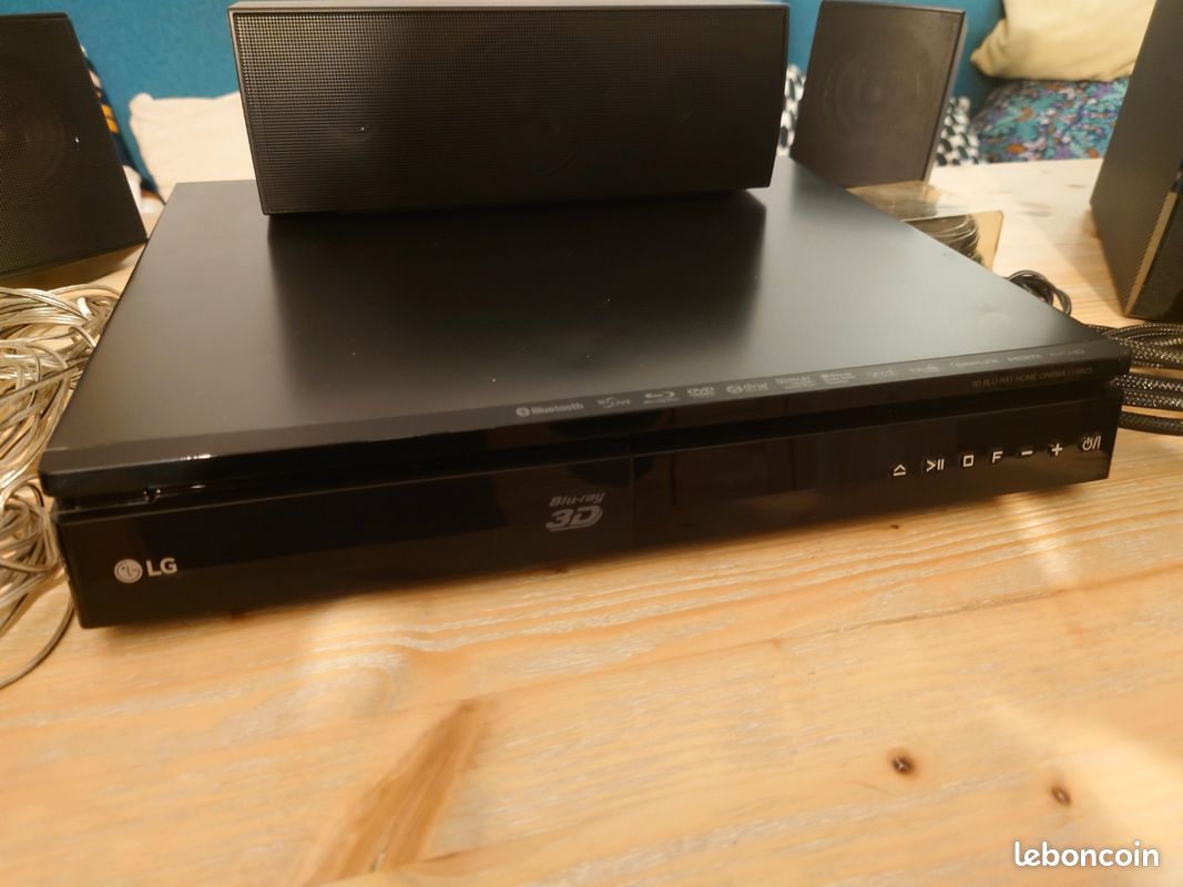 Home cinéma LG 5.1 1000W rms Blu-ray Divx Bluetooth super état très peu servi (image 1)