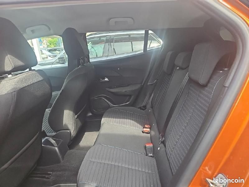 Peugeot 2008 1.2 PureTech 100ch S&S Style (image 10)
