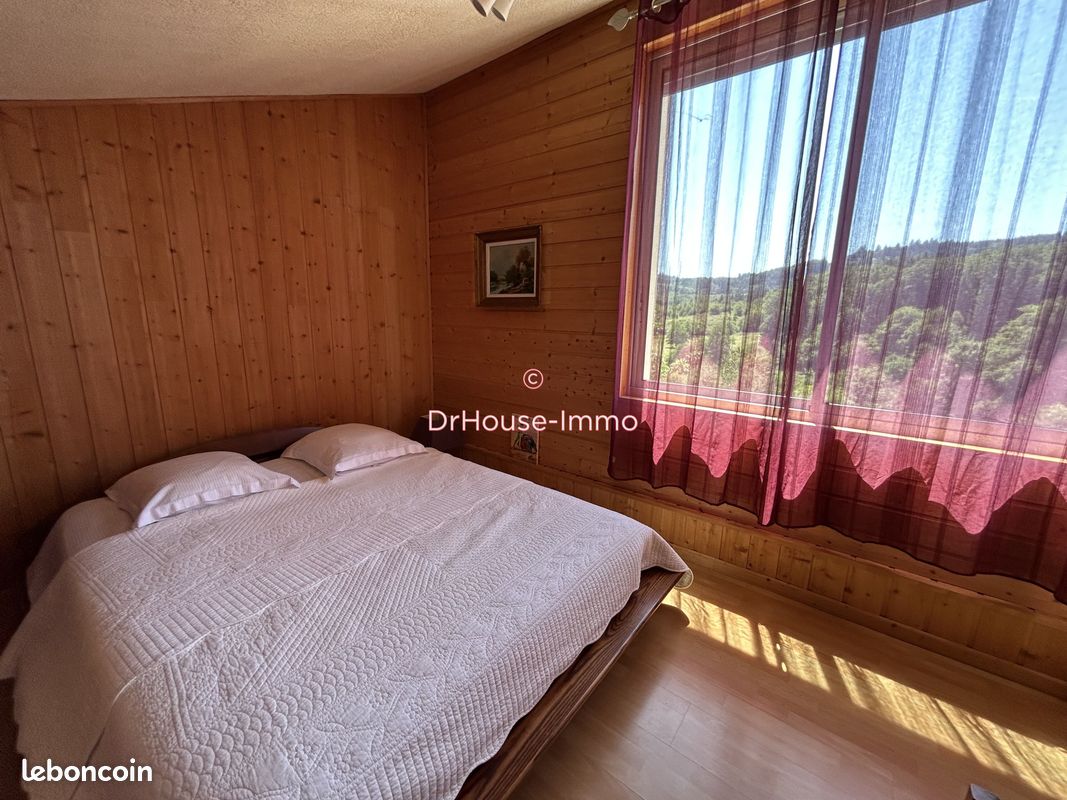 Propriété 9 pièces 240 m² (image 10)