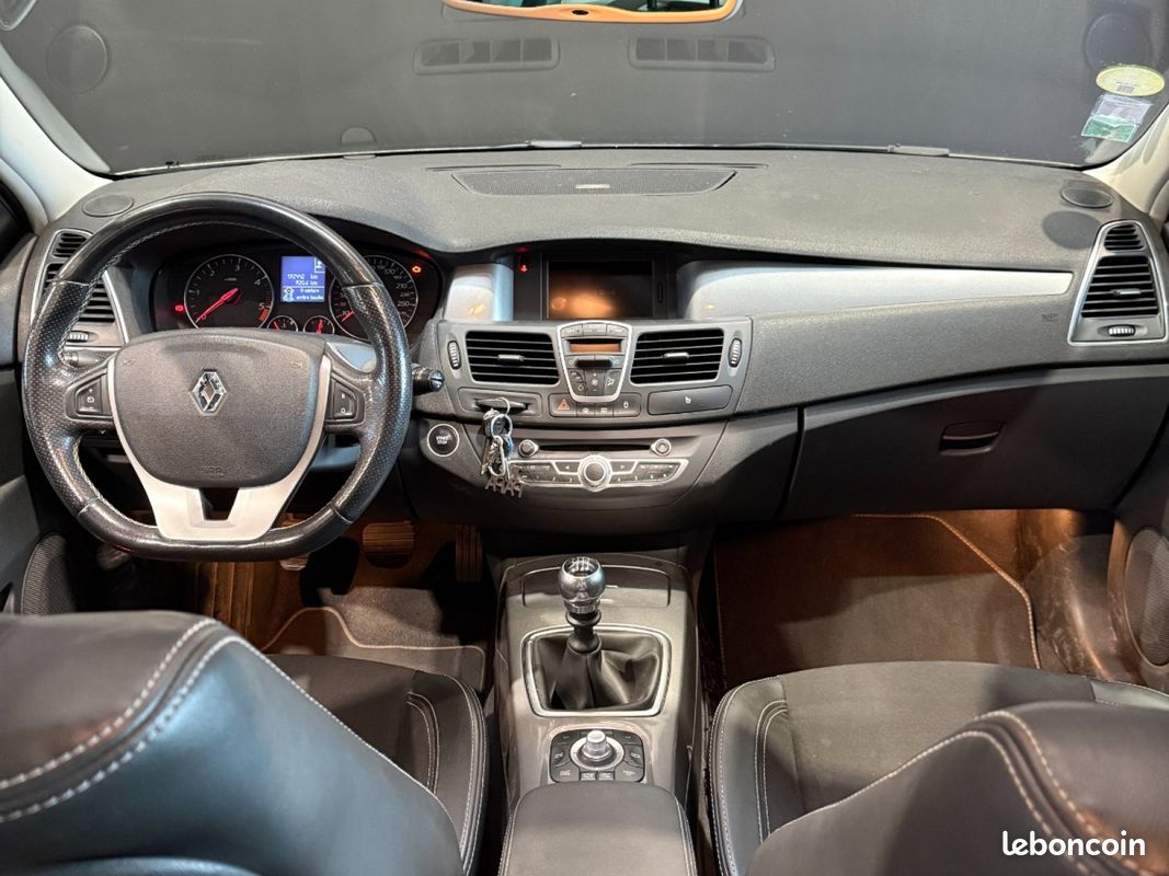 RENAULT LAGUNA ESTATE 2.0 dCi 130 GT 4Control / 3eme MAIN / SUIVI ENTRETIEN COMPLET (image 9)