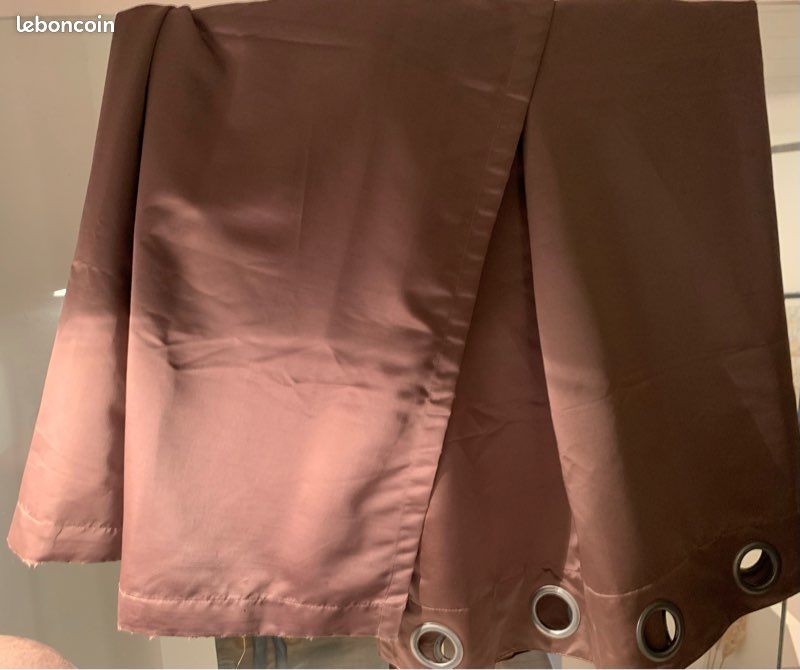 1 pan de rideau couleur taupe. 140x246 (image 1)