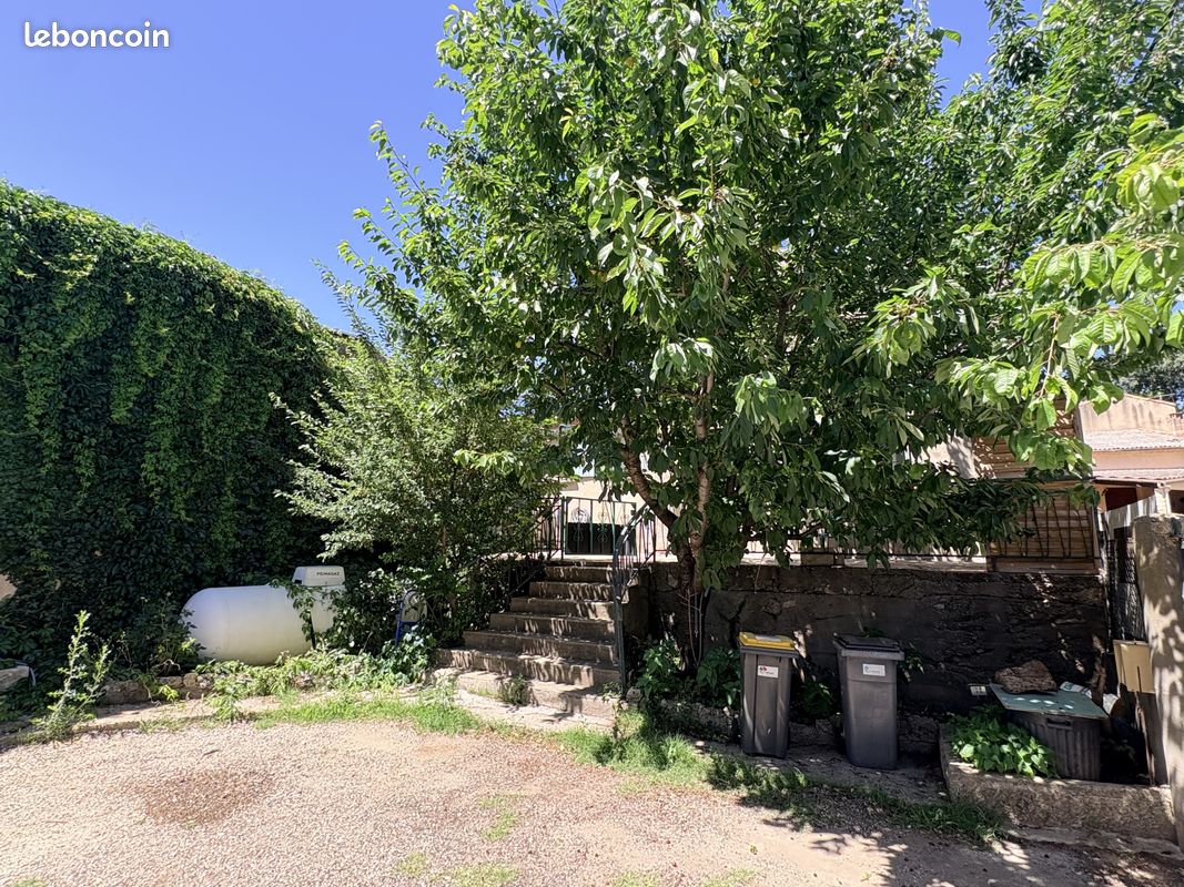 Maison 3 pièces 77 m² · à Sainte-Anastasie · 77 m² · 160 000 €