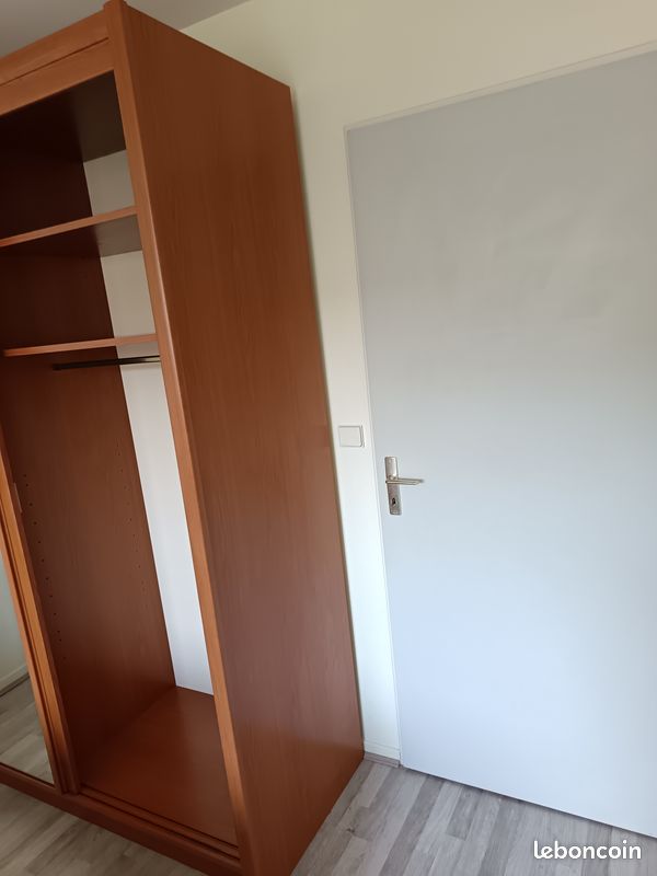 Armoire à Portes Coulissantes Miroirs – Bois Acajou Foncé – Dimensions 2m X 80cm X 2m