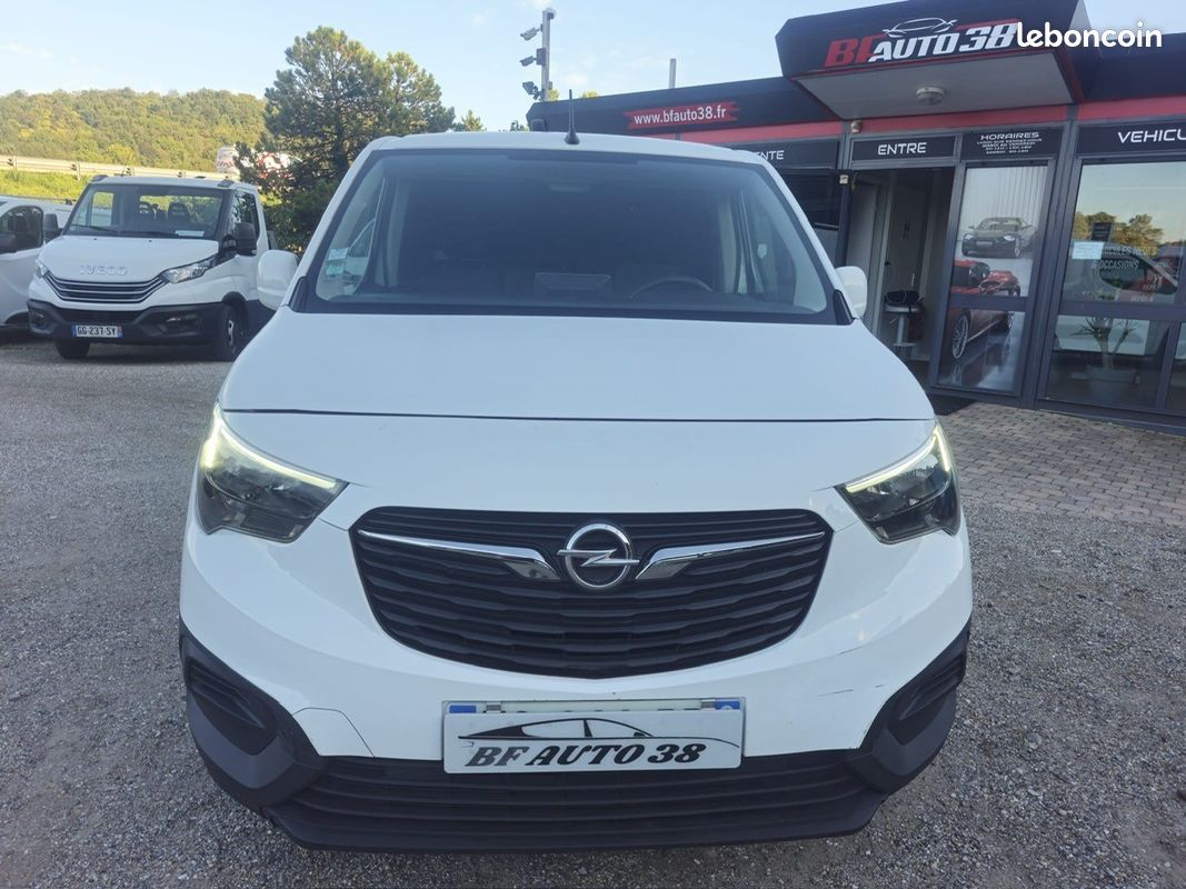 10000 HORS TAXE OPEL COMBO 1.5 HDI 100cv 3PLACES CLIM GPS CAMERA REPRIS POSSIBLE (image 2)
