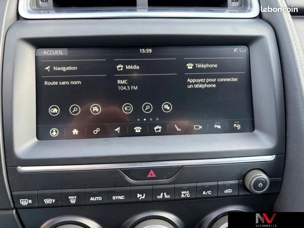 Jaguar E-pace 2.0 D180 180 R-DYNAMIC SE AWD BVA (image 23)