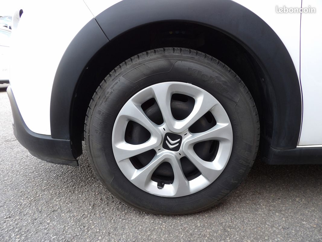 Citroen C3 STE 1.5 BLUEHDI 100CH S&S FEEL NAV (image 17)