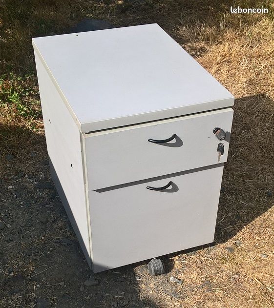 Meuble de bureau à tiroirs (image 1)