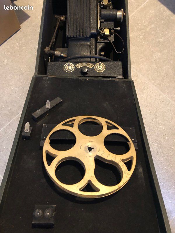 PROJECTEUR ERCSAM SÉNIOR M.30 objectifs Berthiot boitier