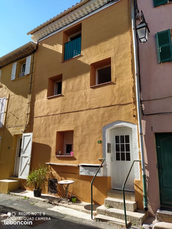 Appartement 3 pièces 50 m² · à Néoules · 50 m² · 715 €