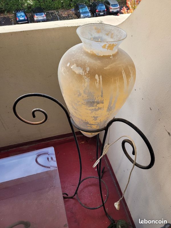 Table verre en fer forgé avec sièges + lampe (image 3)