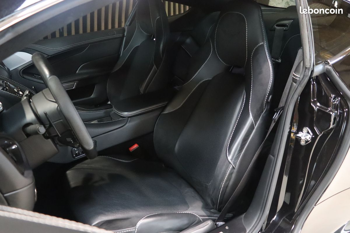 Aston Martin Vanquish Touchtronic II - Onyx Black - Bang & Olufsen - Volant One77 - Carbone - 2+2 (image 6)