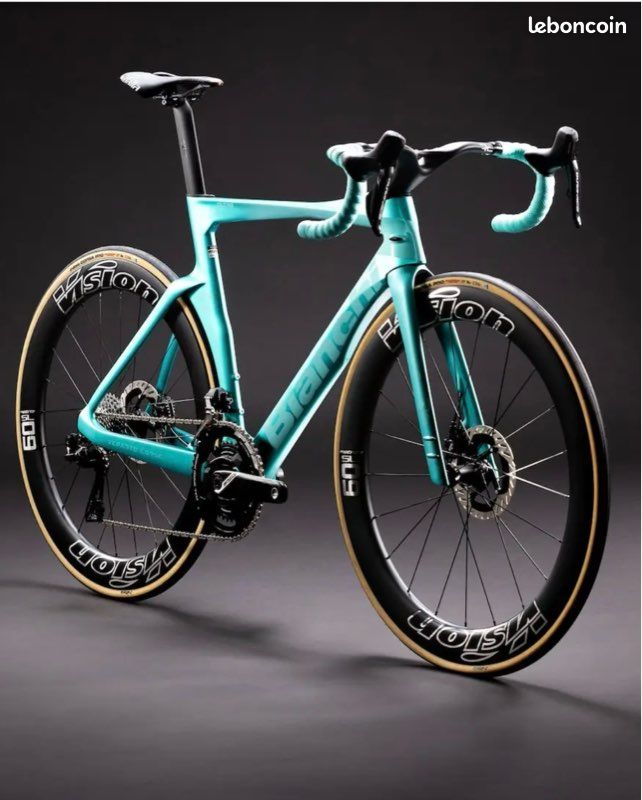 Vélo Bianchi Oltre rc 2025 arkea b&b hôtel Vélos